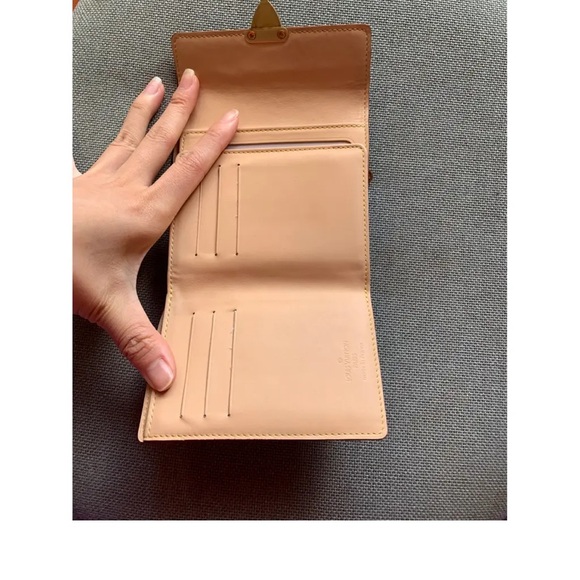Louis Vuitton Audra Wallet Used but still in great condition. Not box - Picture 3 of 5